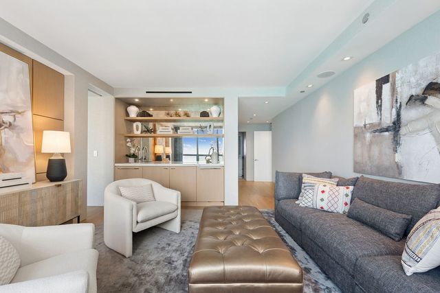 180 E Pearson Street 5601, Chicago, IL 60611