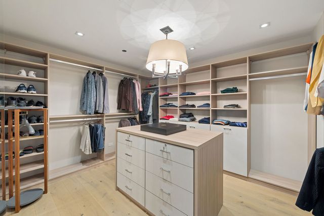 180 E Pearson Street 5601, Chicago, IL 60611