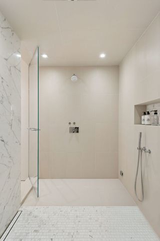 180 E Pearson Street 5601, Chicago, IL 60611