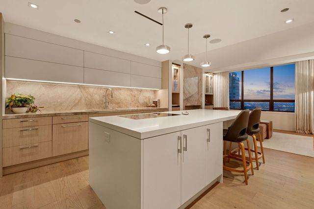 180 E Pearson Street 5601, Chicago, IL 60611