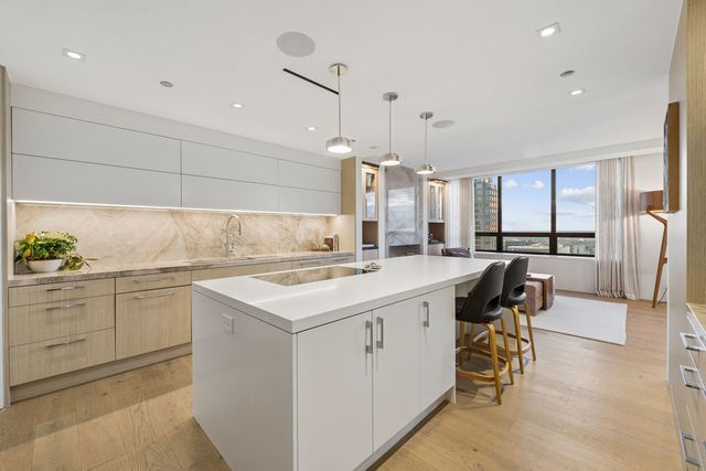 180 E Pearson Street 5601, Chicago, IL 60611