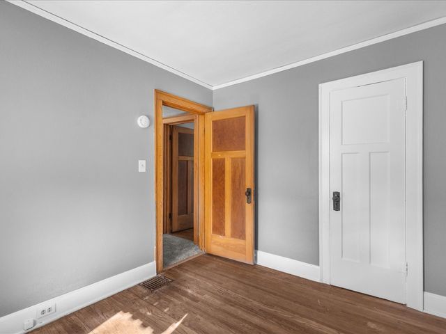 1111 20th Street, Rockford, IL 61104