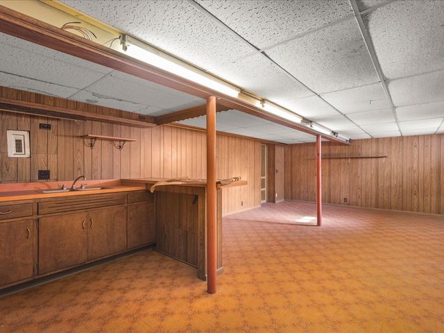 1111 20th Street, Rockford, IL 61104