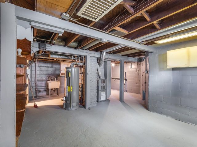 1111 20th Street, Rockford, IL 61104