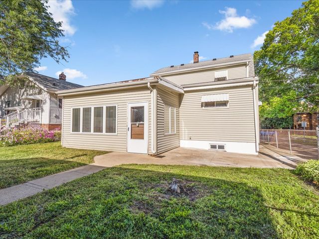 1111 20th Street, Rockford, IL 61104