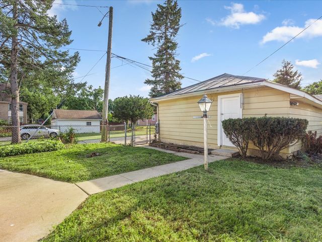 1111 20th Street, Rockford, IL 61104