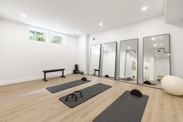 101 Alban Rd, Newton, MA 02468