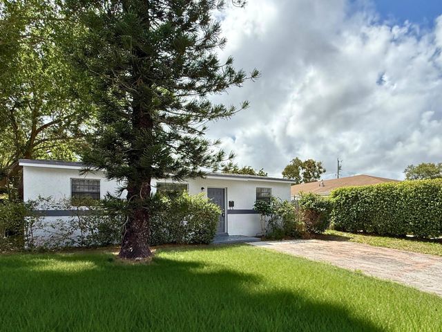 1490 NE 152nd Street, North Miami Beach, FL 33162