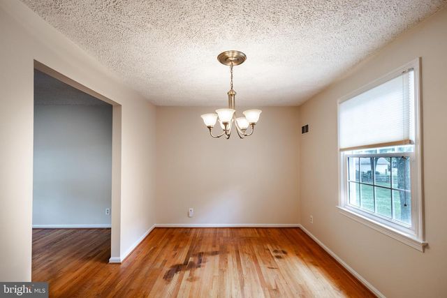 2731 SUN VALLEY DR, Waldorf, MD 20603