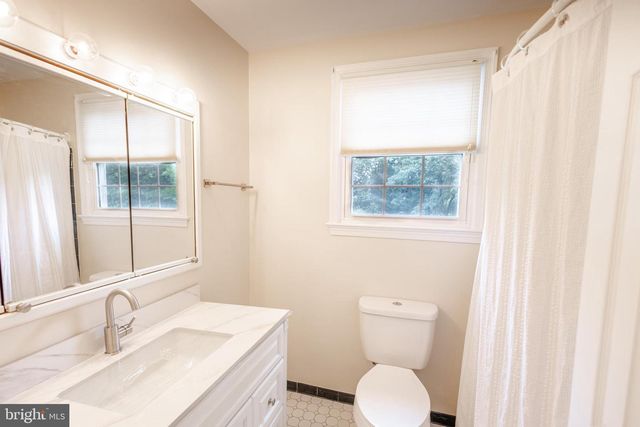 2731 SUN VALLEY DR, Waldorf, MD 20603