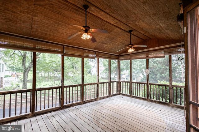 2731 SUN VALLEY DR, Waldorf, MD 20603