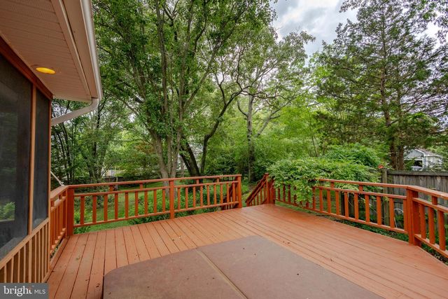 2731 SUN VALLEY DR, Waldorf, MD 20603