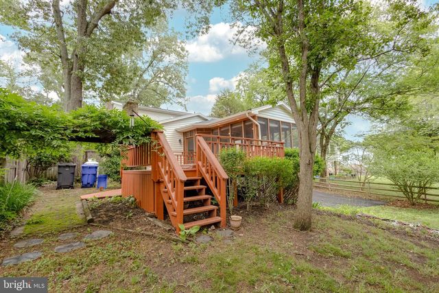 2731 SUN VALLEY DR, Waldorf, MD 20603