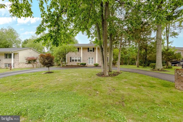 2731 SUN VALLEY DR, Waldorf, MD 20603