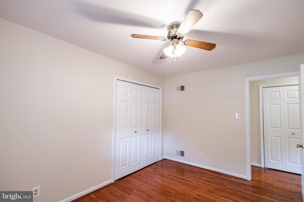 Image 16 of property listing at 2731 SUN VALLEY DR, Waldorf, MD 20603