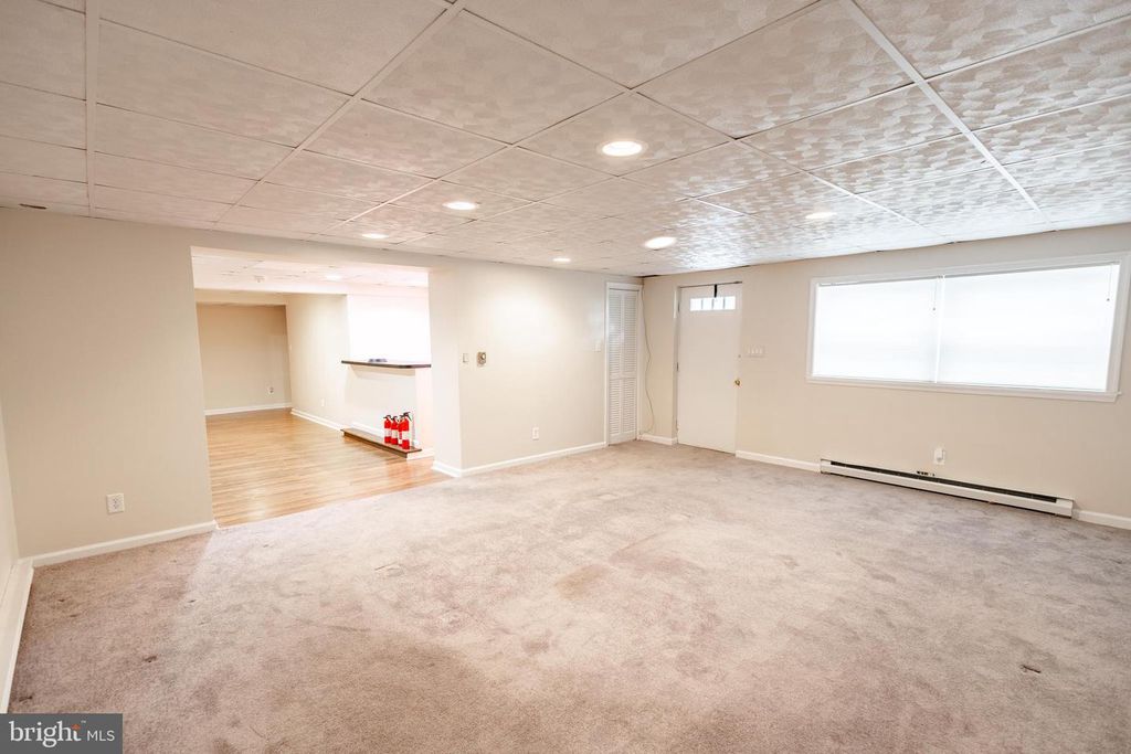 Image 29 of property listing at 2731 SUN VALLEY DR, Waldorf, MD 20603