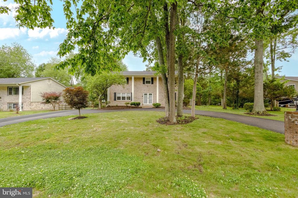 Image 47 of property listing at 2731 SUN VALLEY DR, Waldorf, MD 20603