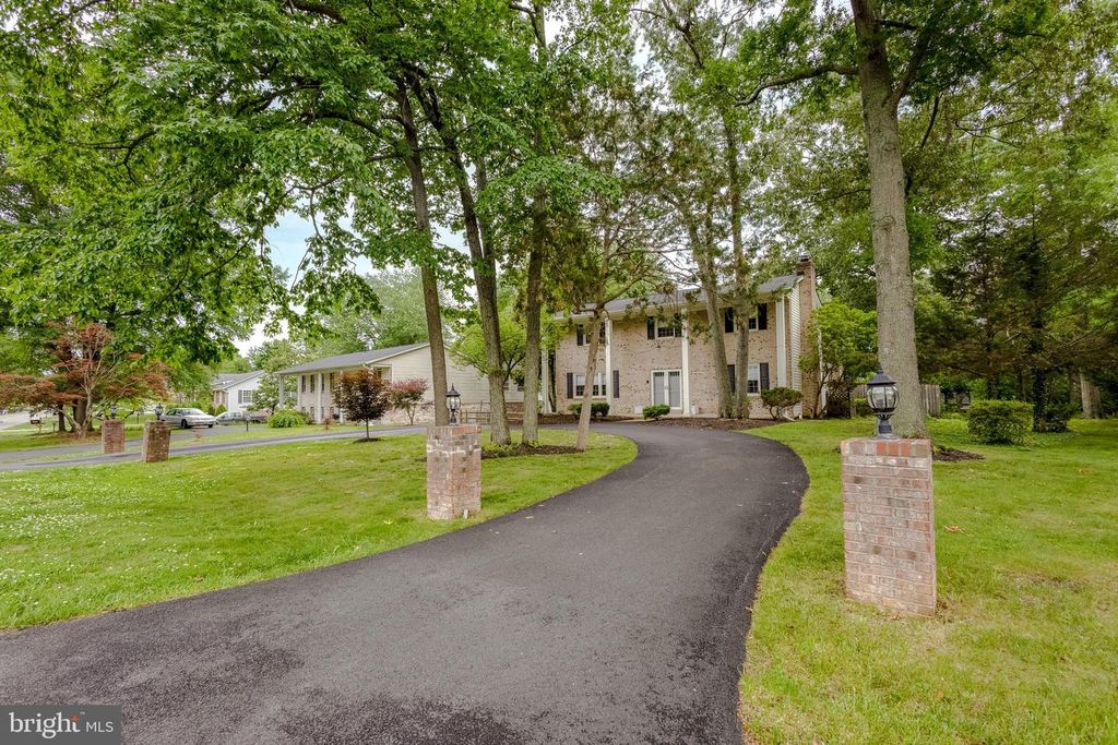 Image 48 of property listing at 2731 SUN VALLEY DR, Waldorf, MD 20603