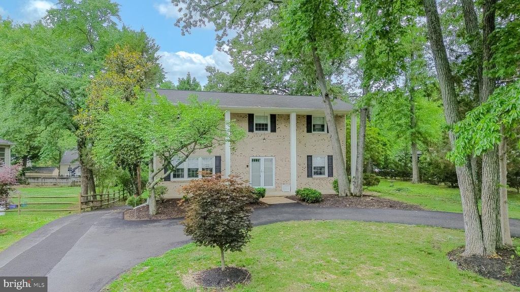 Image 51 of property listing at 2731 SUN VALLEY DR, Waldorf, MD 20603