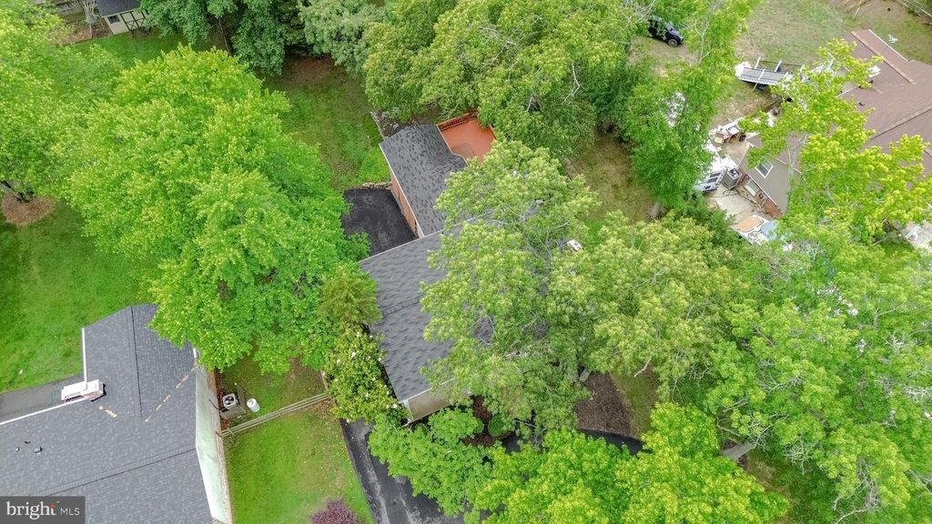 Image 52 of property listing at 2731 SUN VALLEY DR, Waldorf, MD 20603