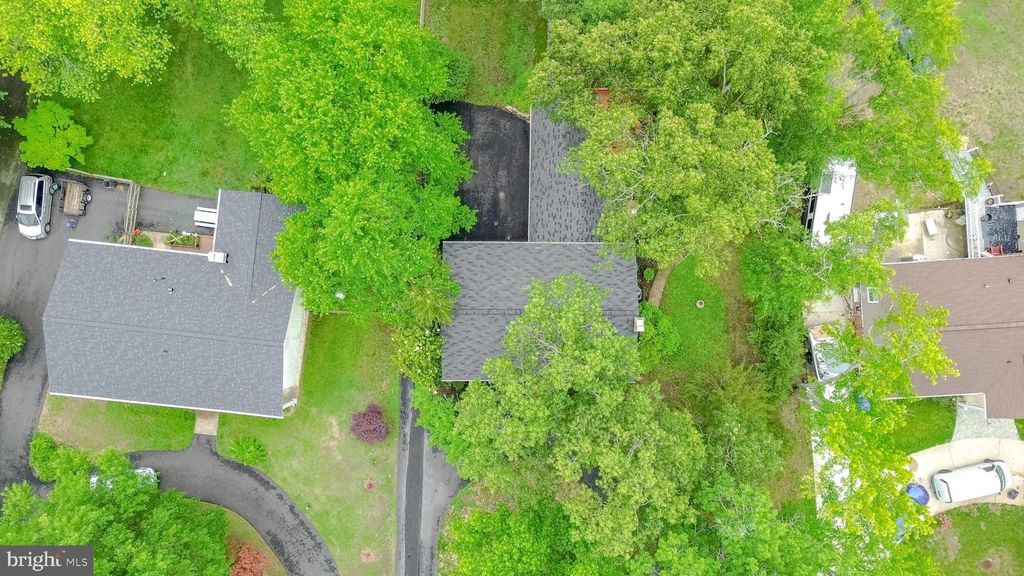 Image 53 of property listing at 2731 SUN VALLEY DR, Waldorf, MD 20603