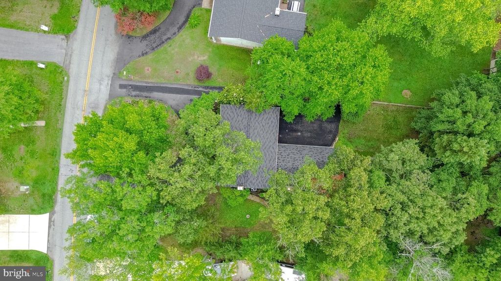 Image 54 of property listing at 2731 SUN VALLEY DR, Waldorf, MD 20603
