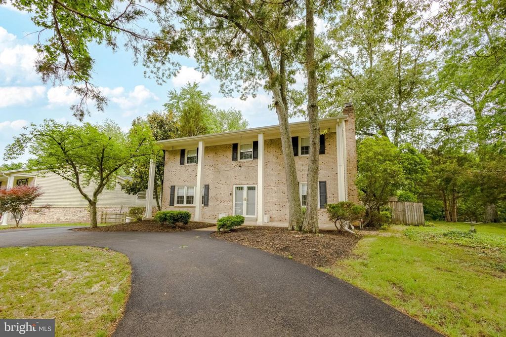 Image 62 of property listing at 2731 SUN VALLEY DR, Waldorf, MD 20603
