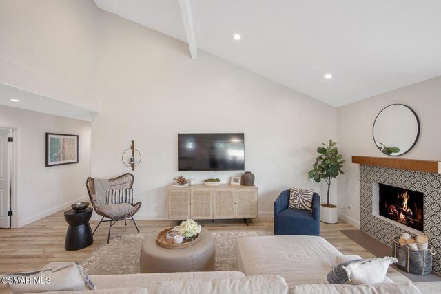 3007 E Sierra Drive, Westlake Village, CA 91362