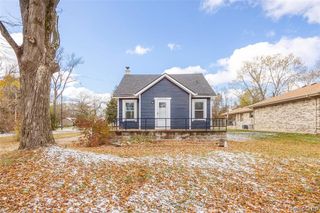 20203 Hubbard Street, Livonia, MI 48152