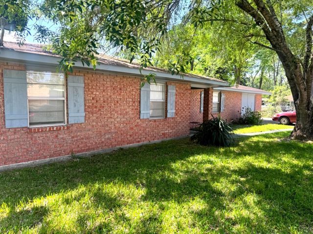 303 Charles Street, Cleveland, TX 77327