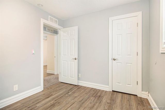 4018 Quillen Avenue, Waterford, MI 48329