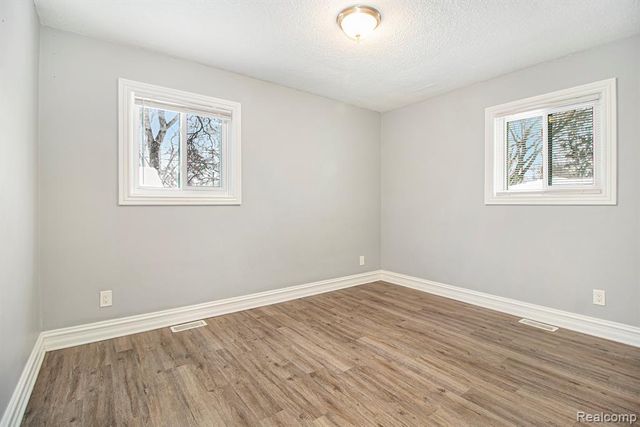 4018 Quillen Avenue, Waterford, MI 48329