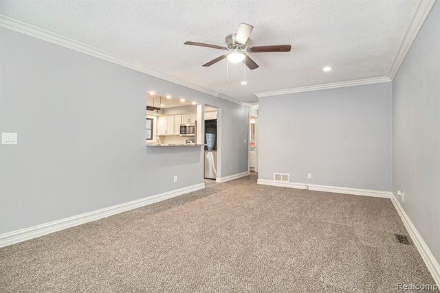 4018 Quillen Avenue, Waterford, MI 48329