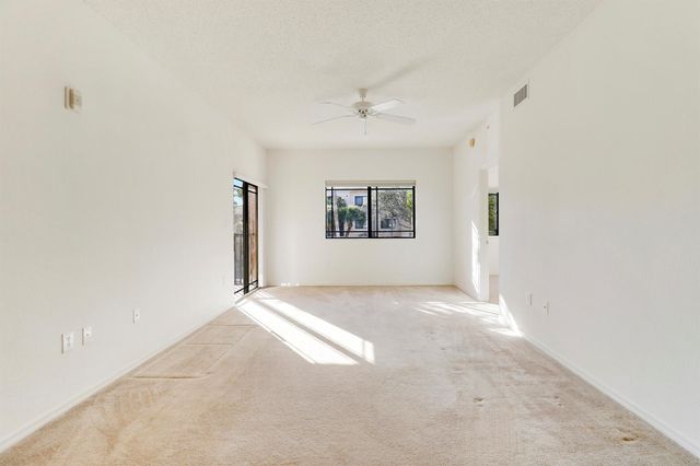 2808 Amalei Drive 203, Palm Beach Gardens, FL 33410