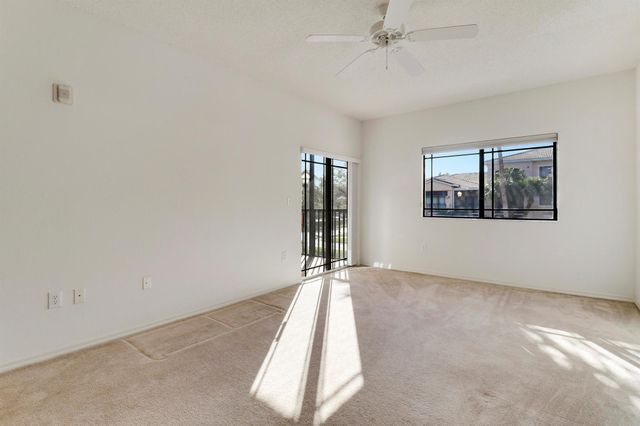 2808 Amalei Drive 203, Palm Beach Gardens, FL 33410