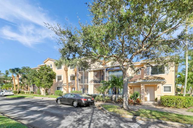 2808 Amalei Drive 203, Palm Beach Gardens, FL 33410