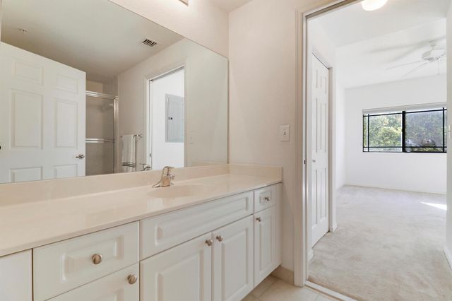 2808 Amalei Drive 203, Palm Beach Gardens, FL 33410