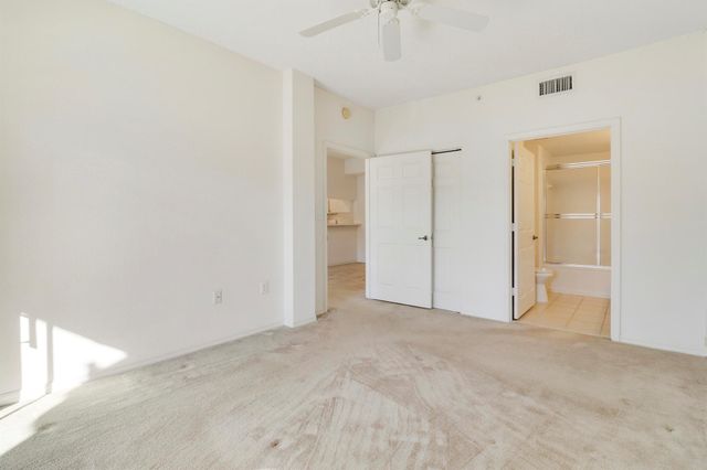 2808 Amalei Drive 203, Palm Beach Gardens, FL 33410