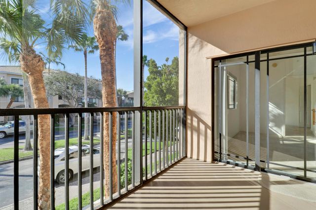 2808 Amalei Drive 203, Palm Beach Gardens, FL 33410