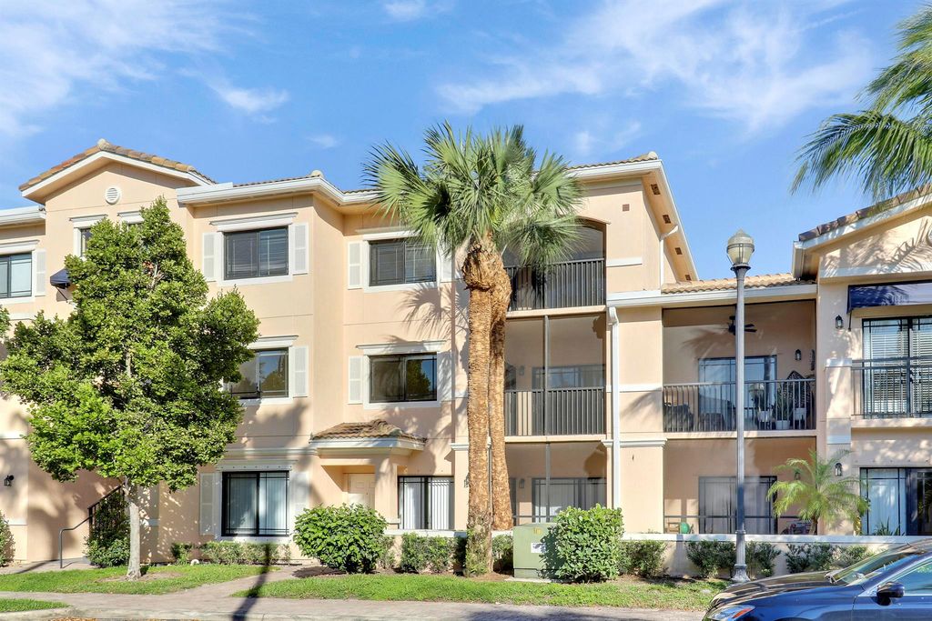 2808 Amalei Drive 203, Palm Beach Gardens, FL 33410