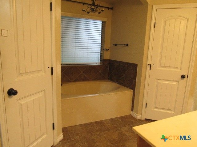 1904 Mike Drive, Copperas Cove, TX 76522