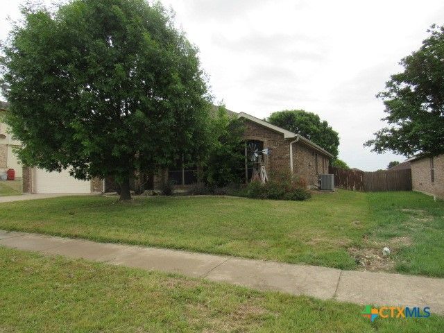 1904 Mike Drive, Copperas Cove, TX 76522