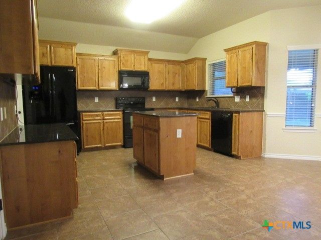 1904 Mike Drive, Copperas Cove, TX 76522