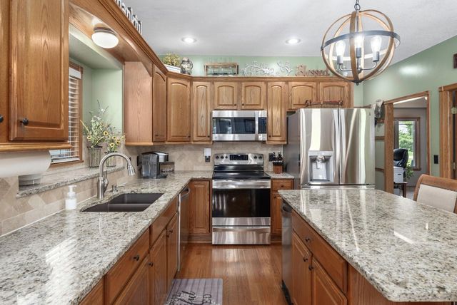 2419 W Rio Vista Dr, Wichita, KS 67204