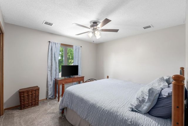 2419 W Rio Vista Dr, Wichita, KS 67204