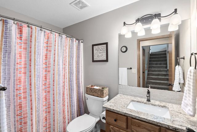 2419 W Rio Vista Dr, Wichita, KS 67204