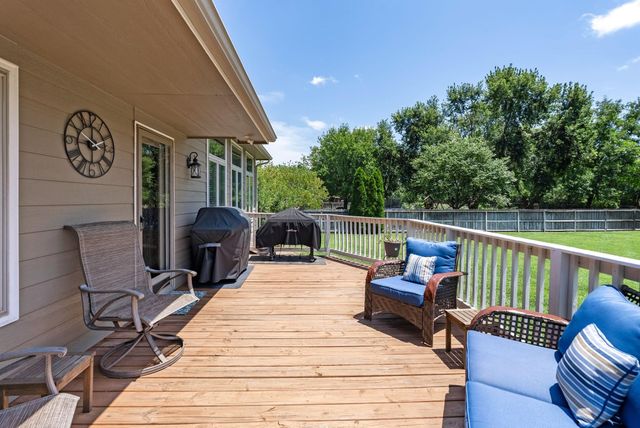 2419 W Rio Vista Dr, Wichita, KS 67204