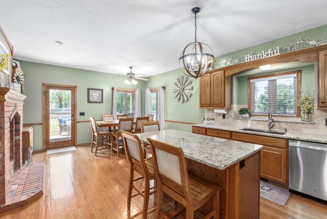 2419 W Rio Vista Dr, Wichita, KS 67204