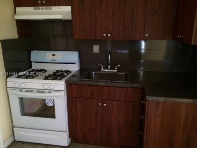 1120 NW 24 CT 0, Miami, FL 33125