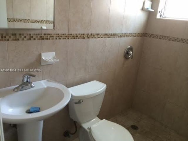 1120 NW 24 CT 0, Miami, FL 33125